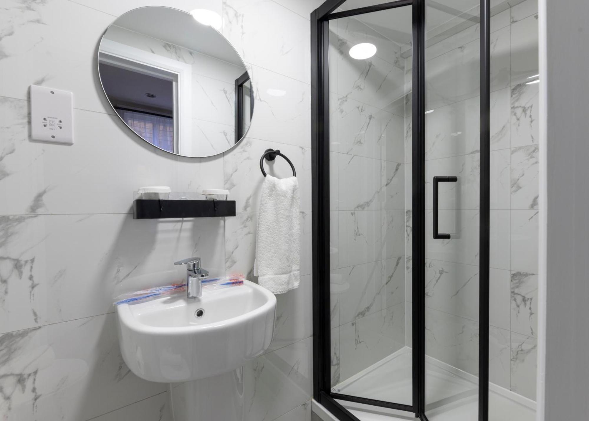 Marina Hotel Londra Dış mekan fotoğraf